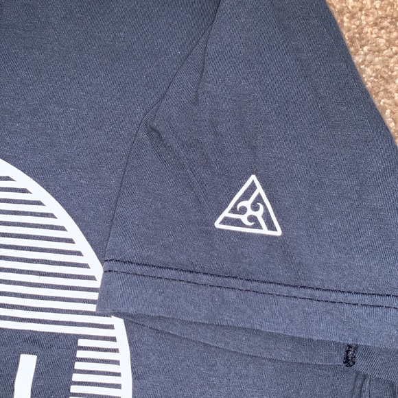 Rip Curl Heritage Surf Shop SS Tee (S) - Picture 6 of 7